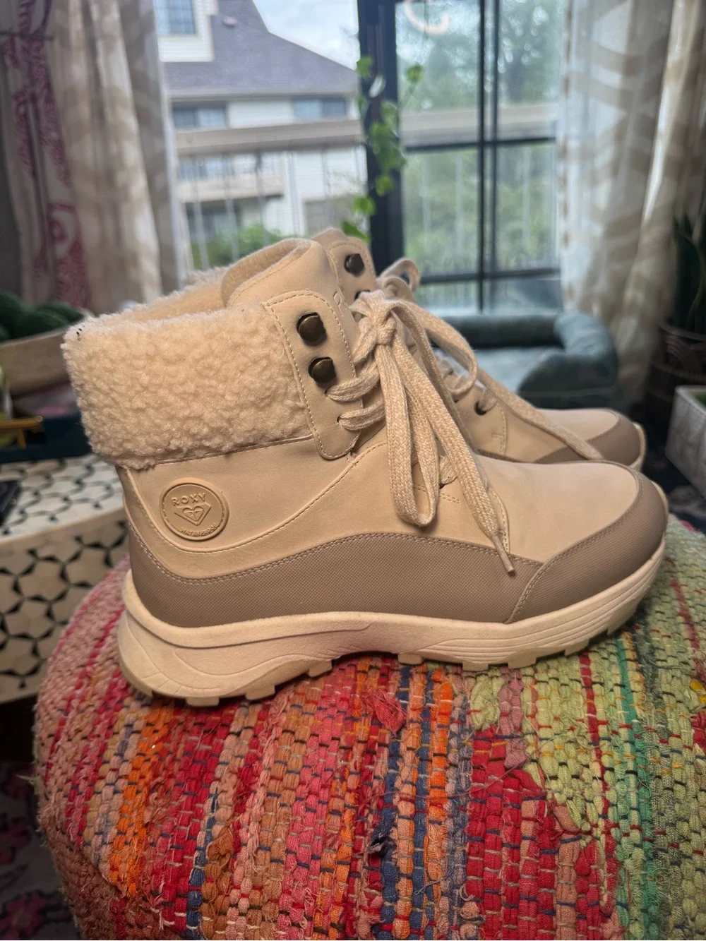 ▫️🤍 Roxy Women's Cream Tan Sherpa Lace-Up Winter Boots 🤍▫️